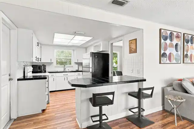 Listing Photo 7