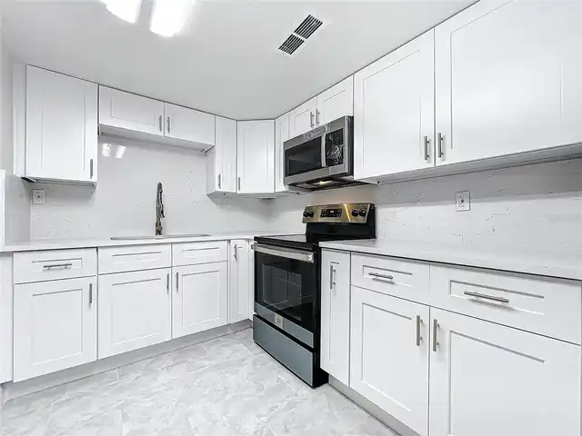 Listing Photo 9