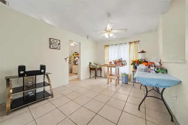 Listing Photo 16