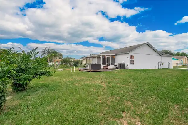 Listing Photo 12