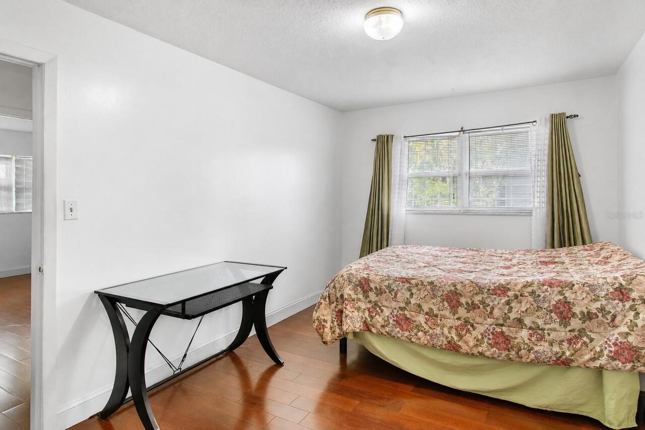 Listing Photo 12