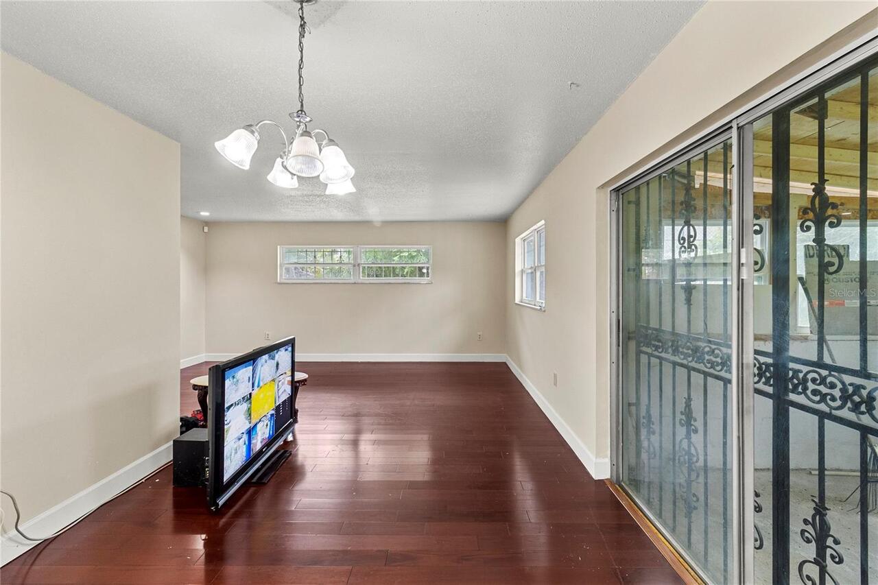Listing Photo 14