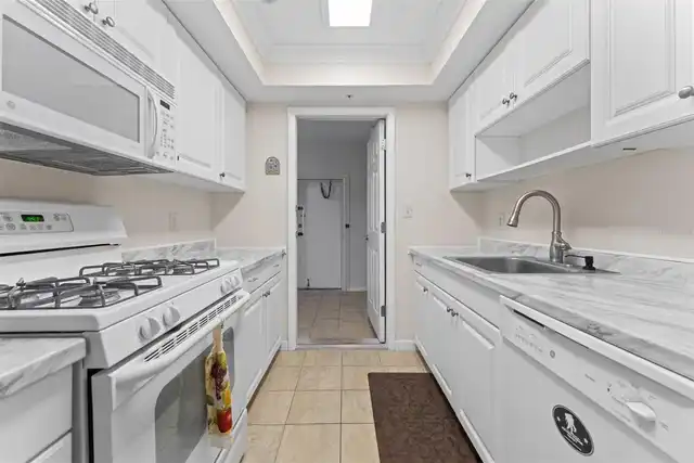 Listing Photo 9