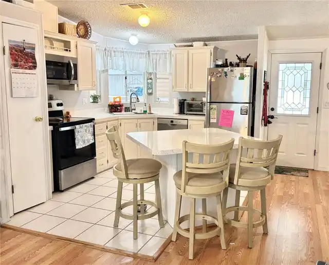 Listing Photo 10