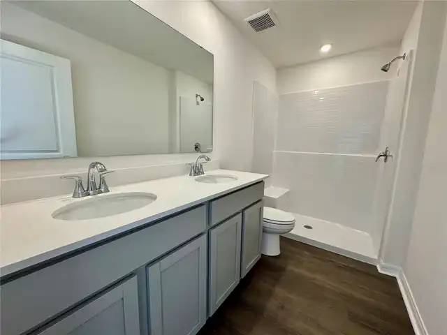 Listing Photo 6