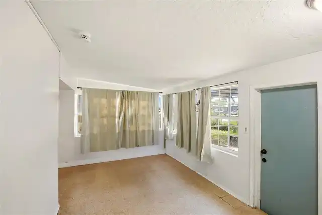 Listing Photo 10