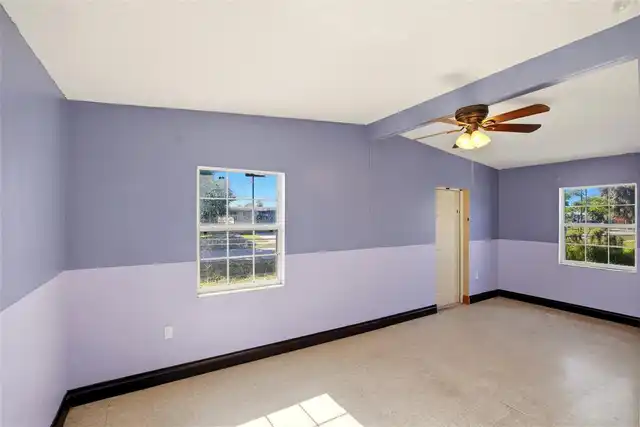 Listing Photo 12