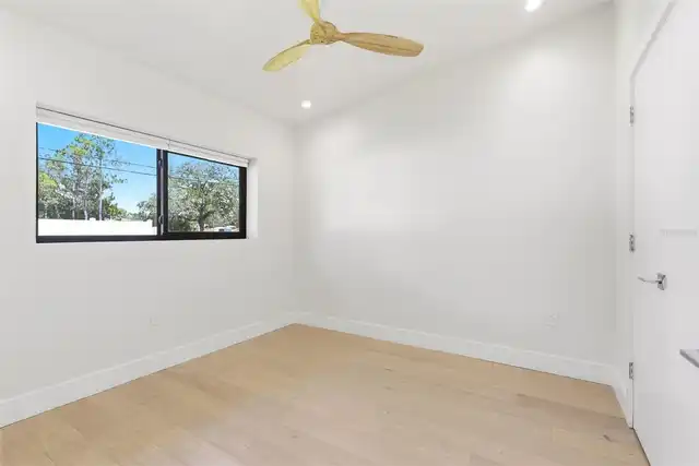 Listing Photo 33