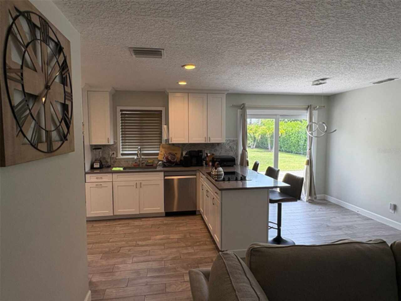 Listing Photo 14