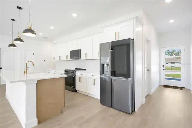Listing Photo 8