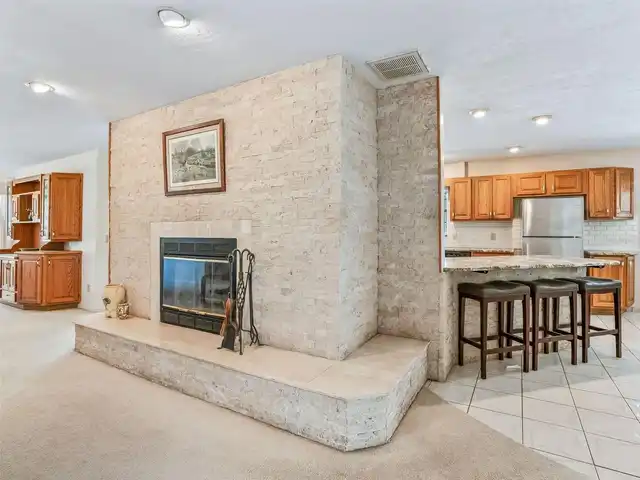 Listing Photo 10
