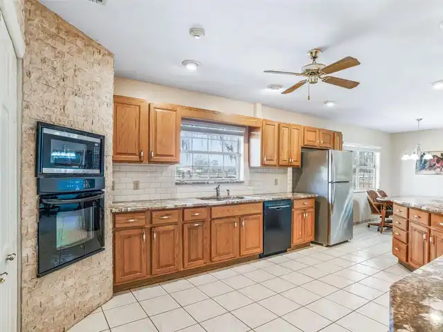 Listing Photo 13