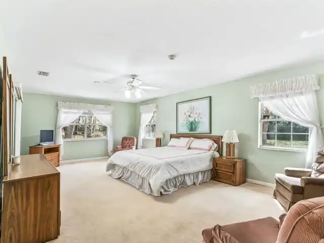 Listing Photo 18