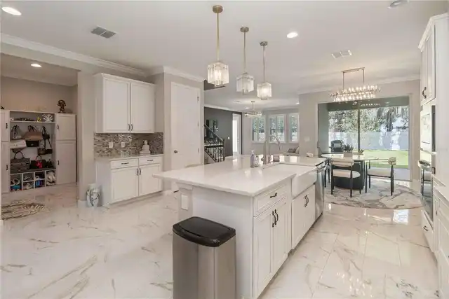 Listing Photo 17