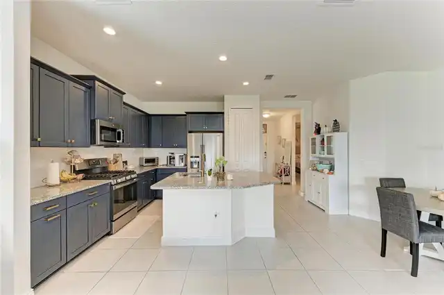 Listing Photo 8