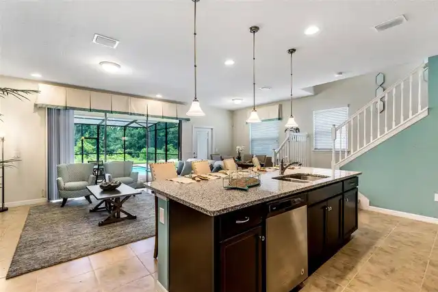 Listing Photo 12