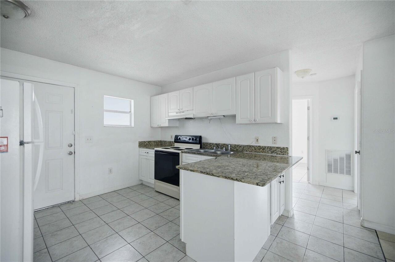 Listing Photo 9