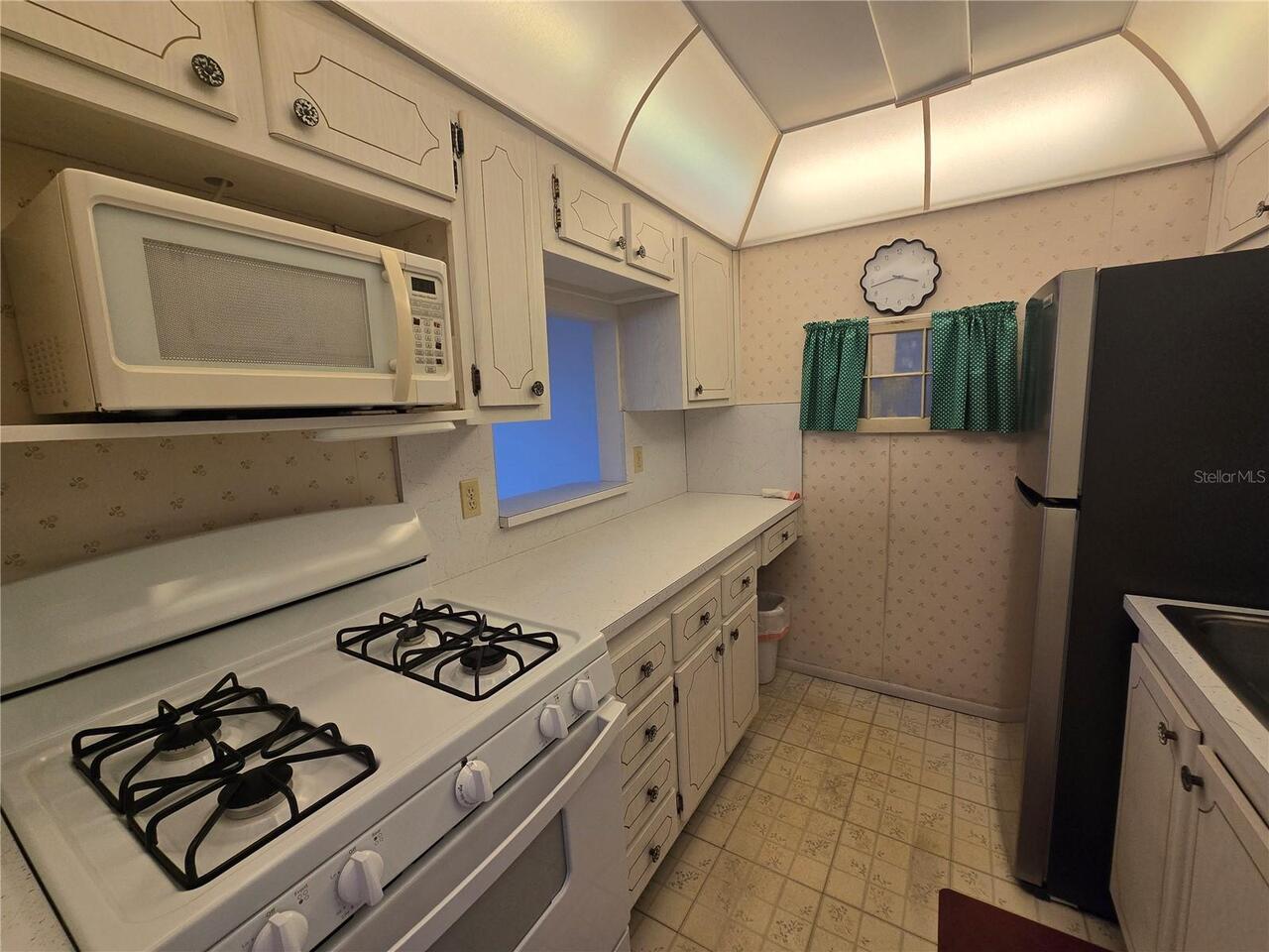 Listing Photo 14