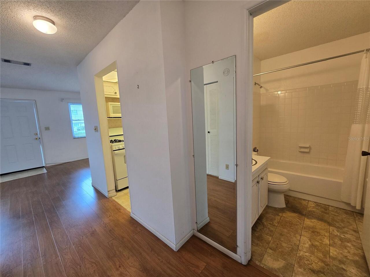 Listing Photo 16