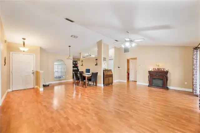 Listing Photo 7
