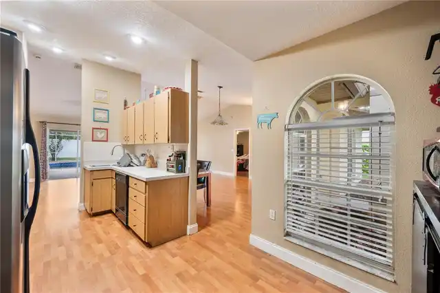 Listing Photo 10