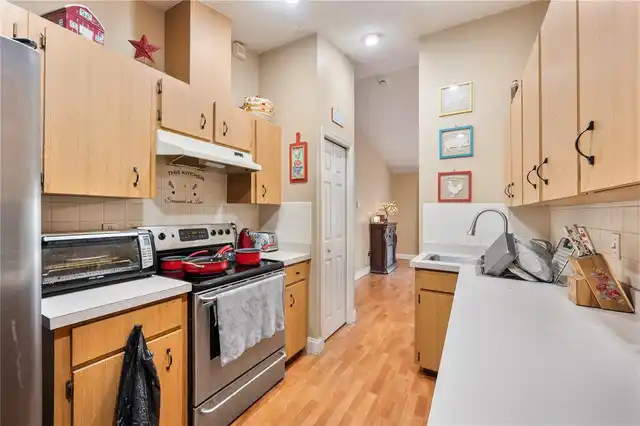Listing Photo 11