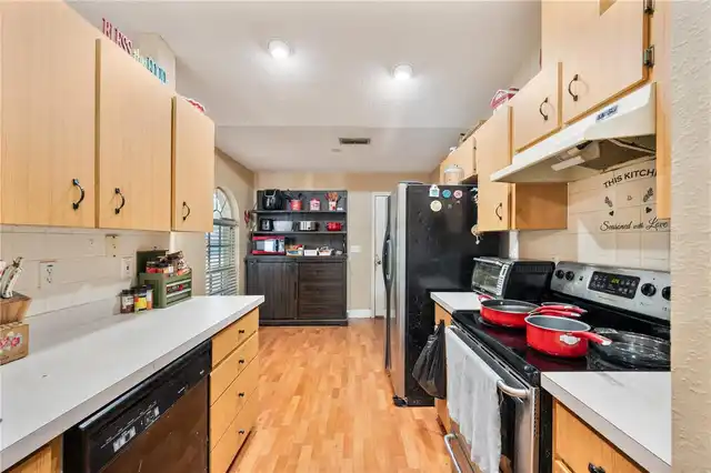 Listing Photo 12