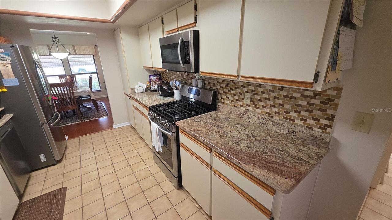 Listing Photo 11