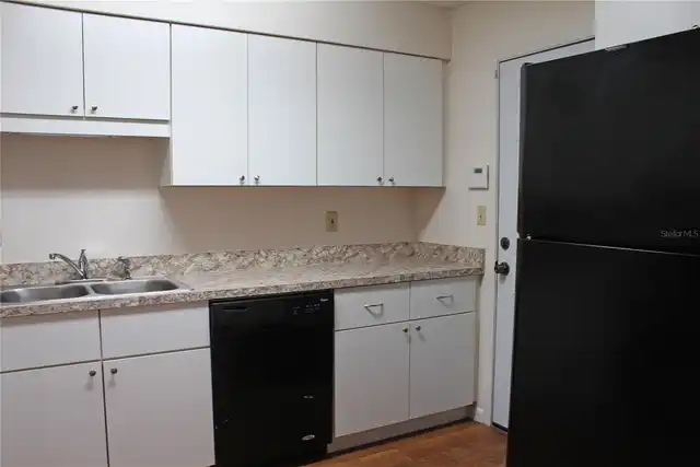 Listing Photo 17