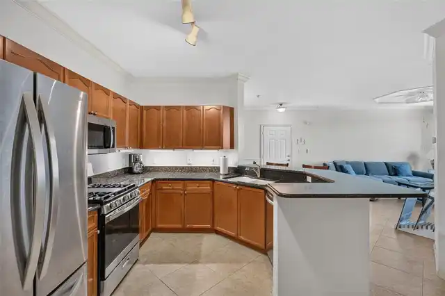 Listing Photo 9