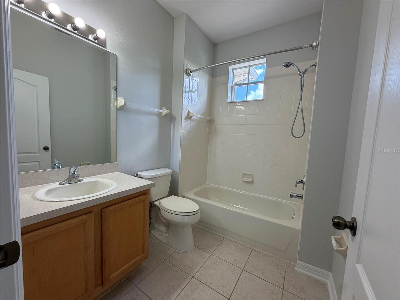 Listing Photo 12