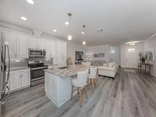 Listing Photo 8