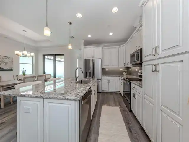 Listing Photo 9