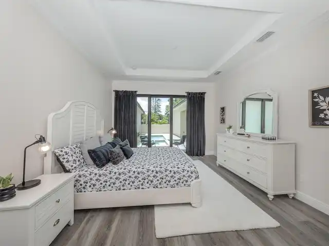 Listing Photo 14