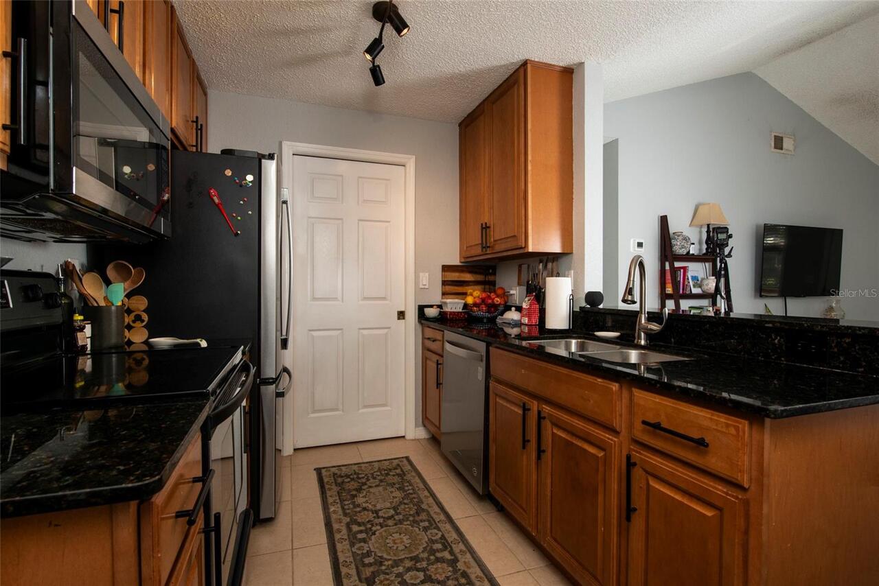 Listing Photo 11