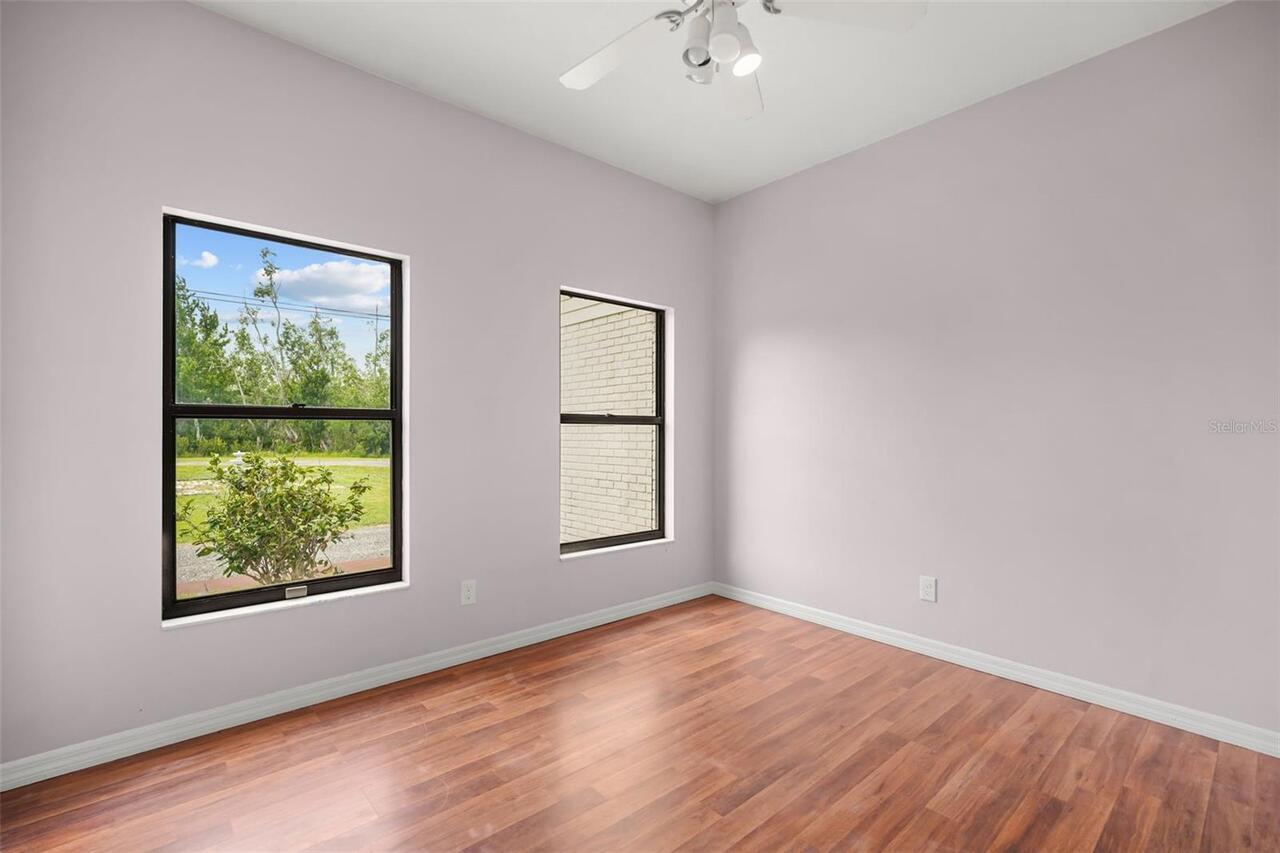 Listing Photo 14