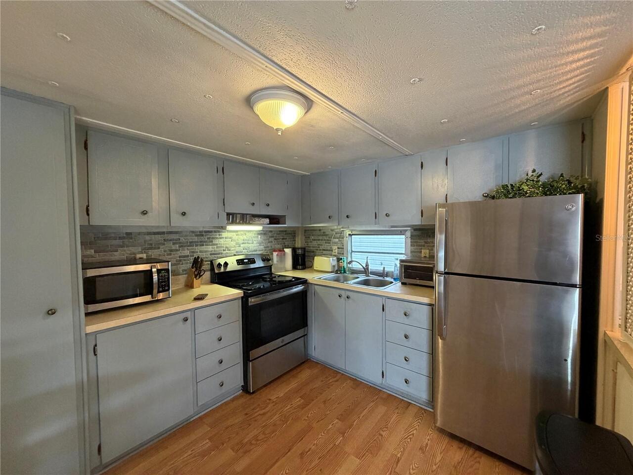 Listing Photo 10