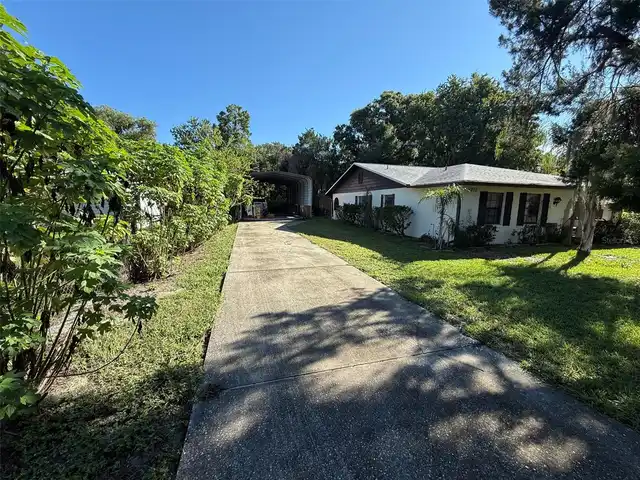 Listing Photo 12