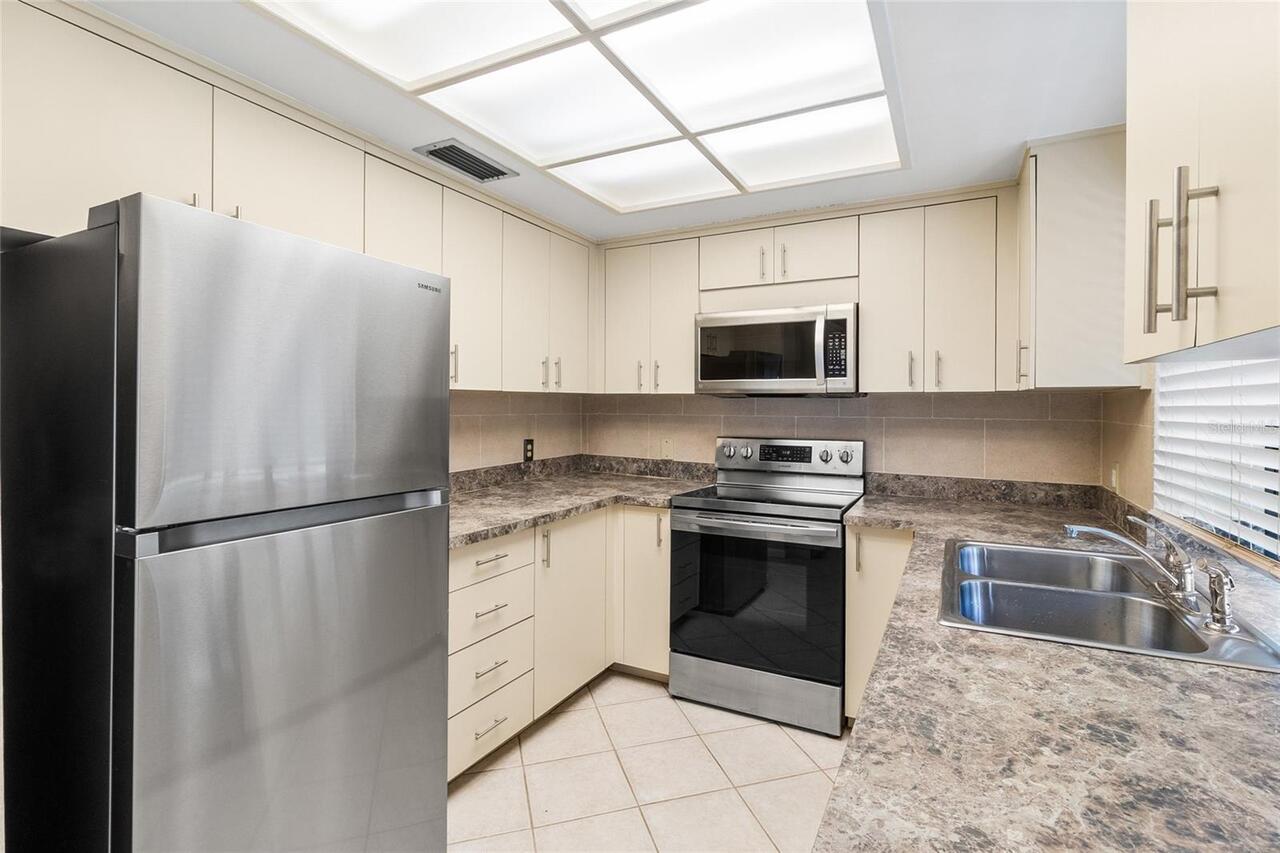 Listing Photo 15