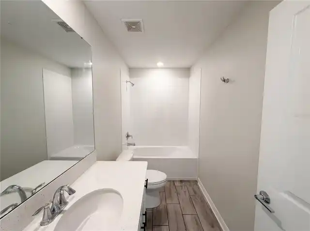 Listing Photo 18