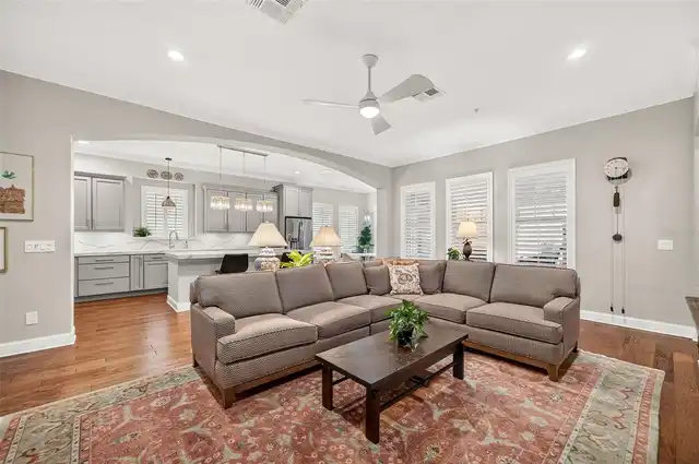 Listing Photo 10