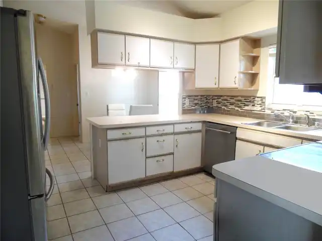 Listing Photo 8