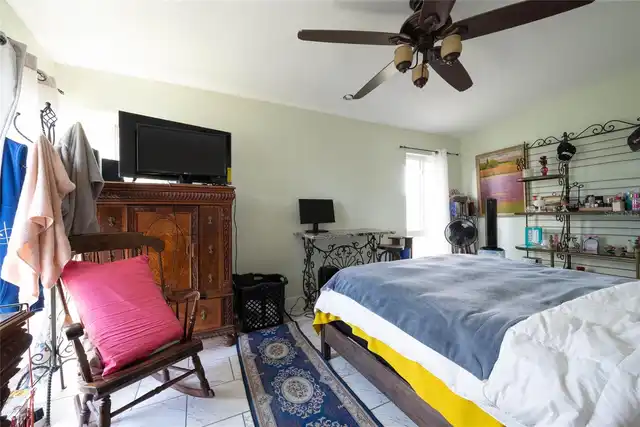 Listing Photo 9