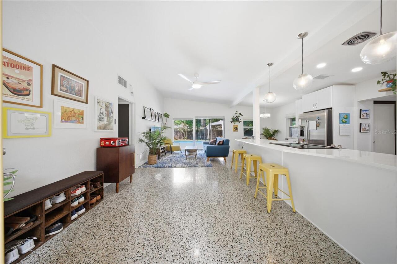 Listing Photo 8
