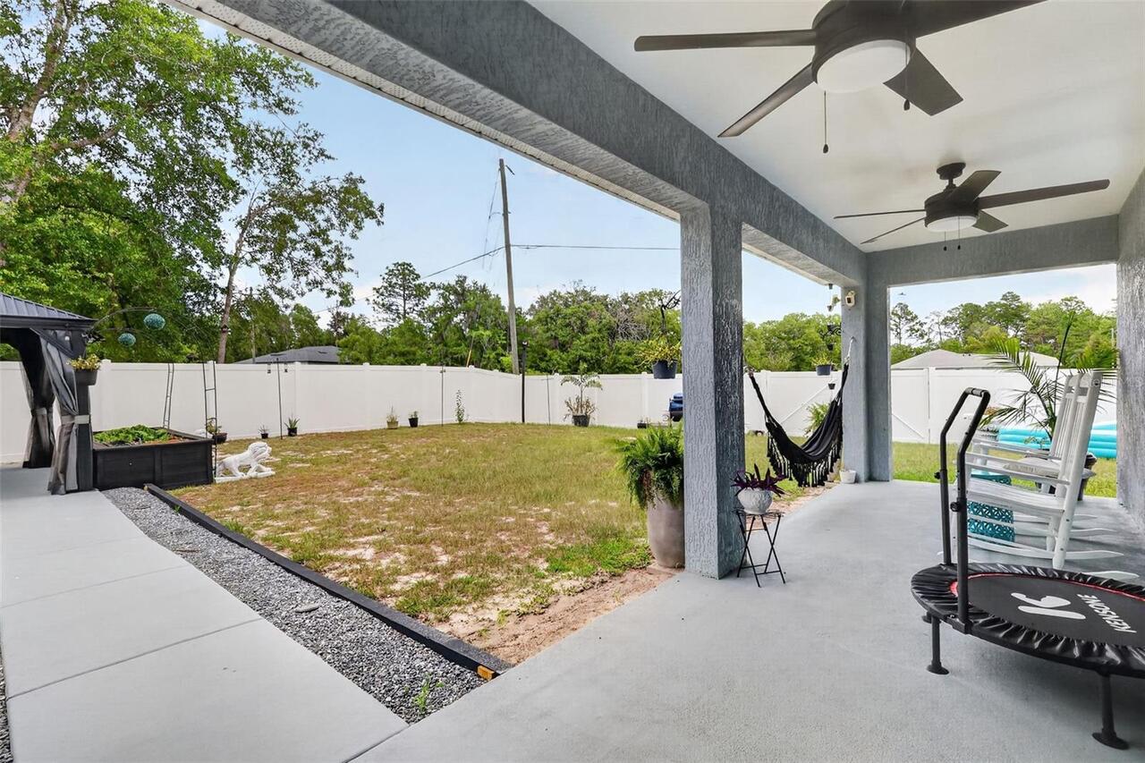 Listing Photo 17
