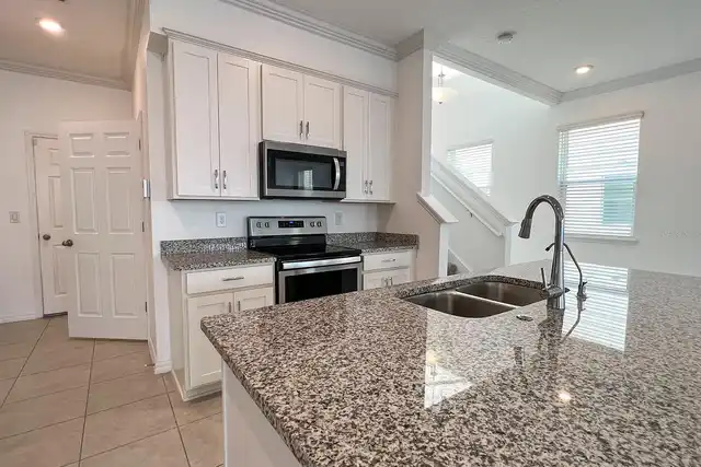 Listing Photo 12