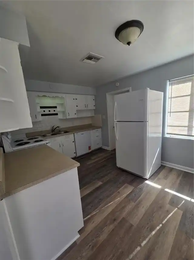Listing Photo 16