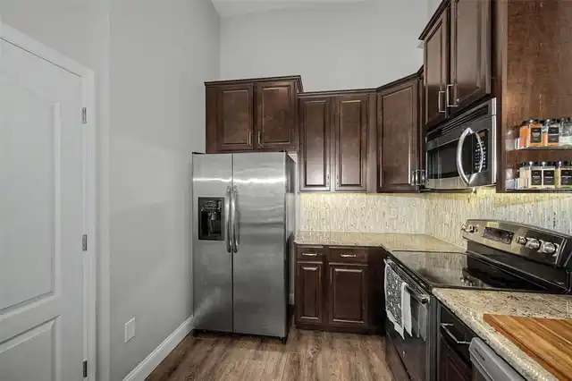 Listing Photo 18