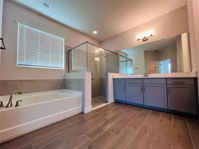 Listing Photo 11