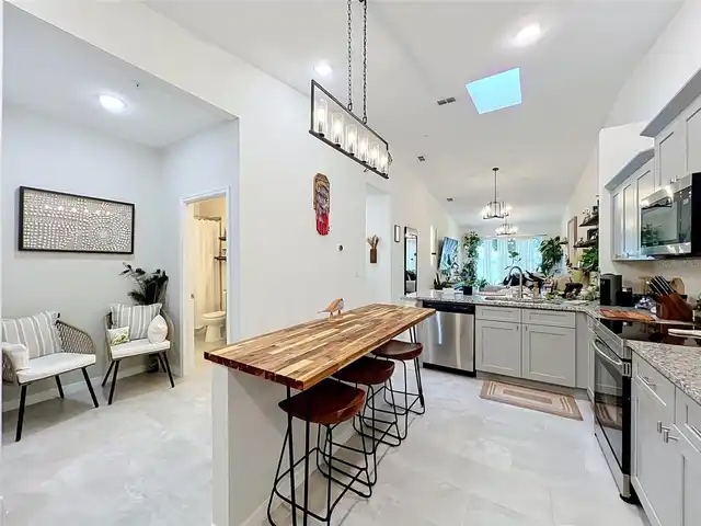 Listing Photo 7